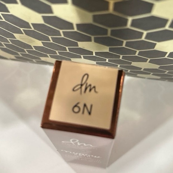 Danessa Myricks yummy skin serum foundation 6N - Picture 2 of 2